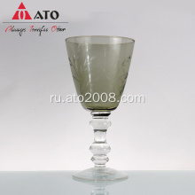 Нажатый нерушимый напиток на столовой столопе Galss Wine Goblet